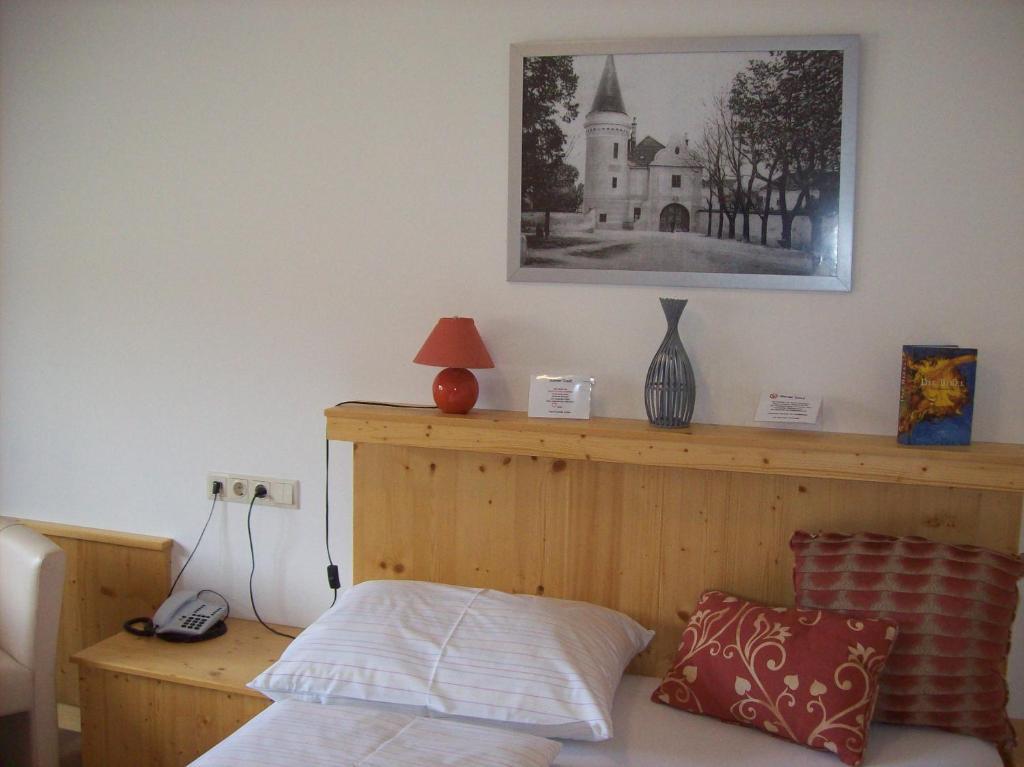 Hubertushof Fromwald Hotel Und Gasthof Bad Fischau Room photo