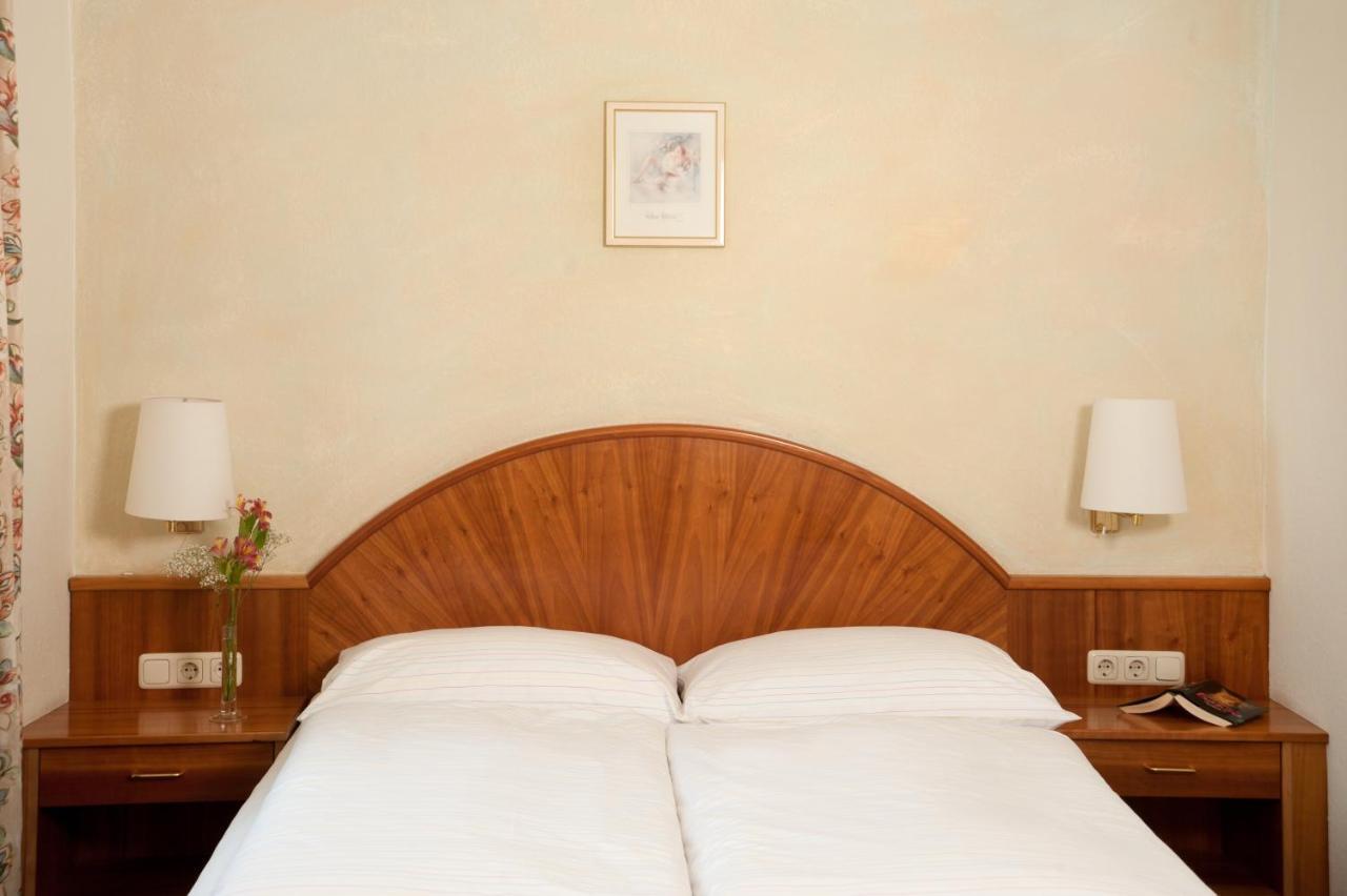 Hubertushof Fromwald Hotel Und Gasthof Bad Fischau Room photo